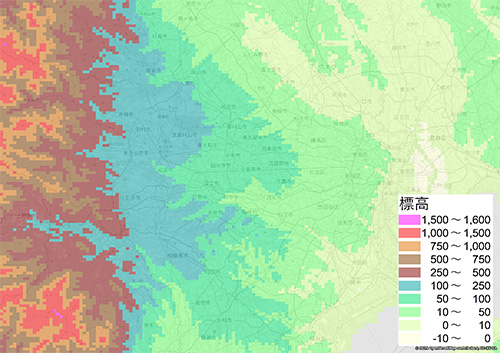 地図上に標高データを示すヒートマップ。各エリアは、標高に応じて色分けされており、標高が高い地域は赤色からオレンジ色で、低い地域は緑色から青色で示されています。地図には主要な都市や道路も薄く描かれており、地形の変化が地理的な文脈で視覚的に理解できるようになっています。右下には凡例があり、各色が示す標高の範囲が表示されています。